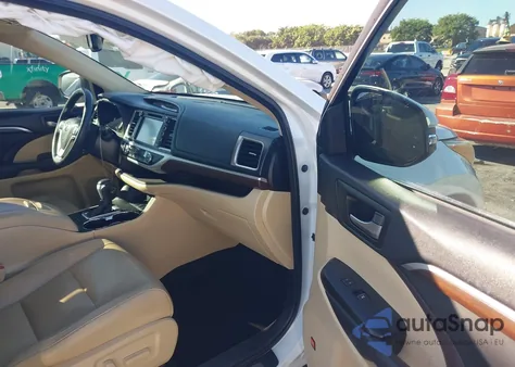 2016 Toyota Highlander Limited Platinum V6 z USA, uszkodzony, nr VIN 5TDYKRFH0GS157193